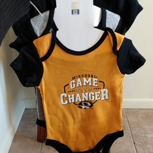 0-3mos Missouri Tigers 3-piece bodysuit shirts